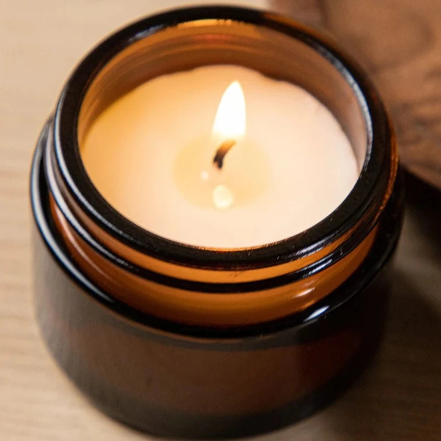 Bougie parfumée en verre ambré, cire de soja - Maison Rovelia (vue 2)