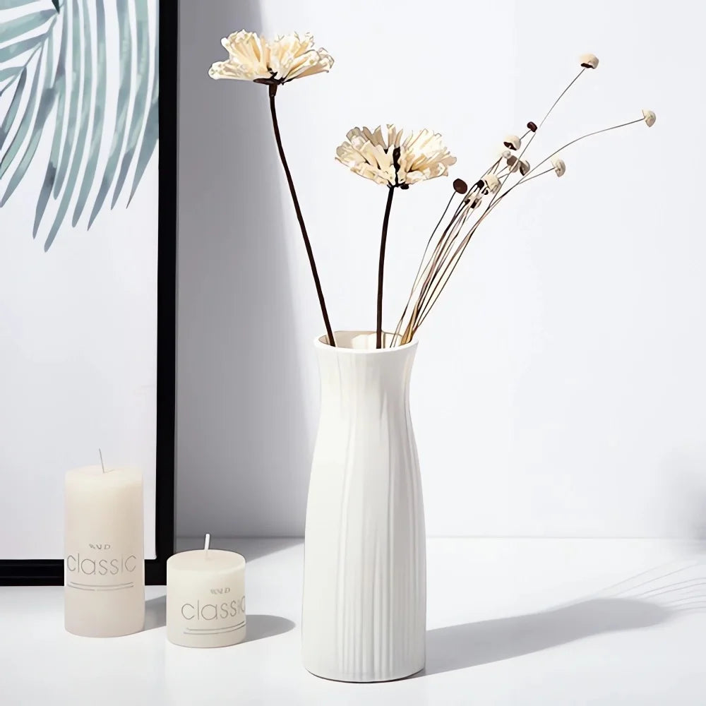 Vase scandinave en plastique, design épuré - Maison Rovelia (vue 3)