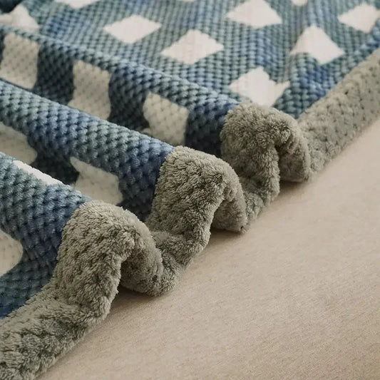 Plaid Tricoté « Douceur » — Chenille Moelleuse, Fait Main