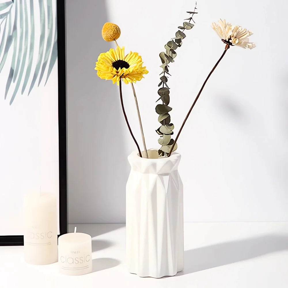 Vase scandinave en plastique, design épuré - Maison Rovelia (vue 5)