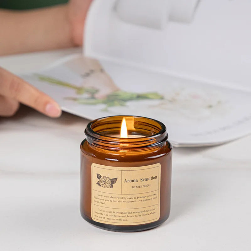 Bougie parfumée en verre ambré, cire de soja - Maison Rovelia (vue 4)
